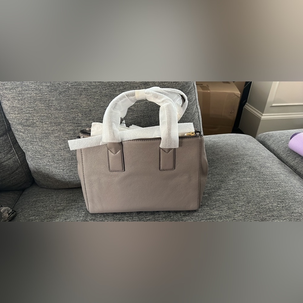 Marc Jacob Handbag. - Picture 6 of 12
